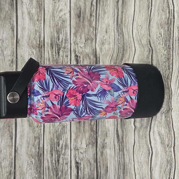 Hydraflow Floral Water bottle - Picture 2 of 7